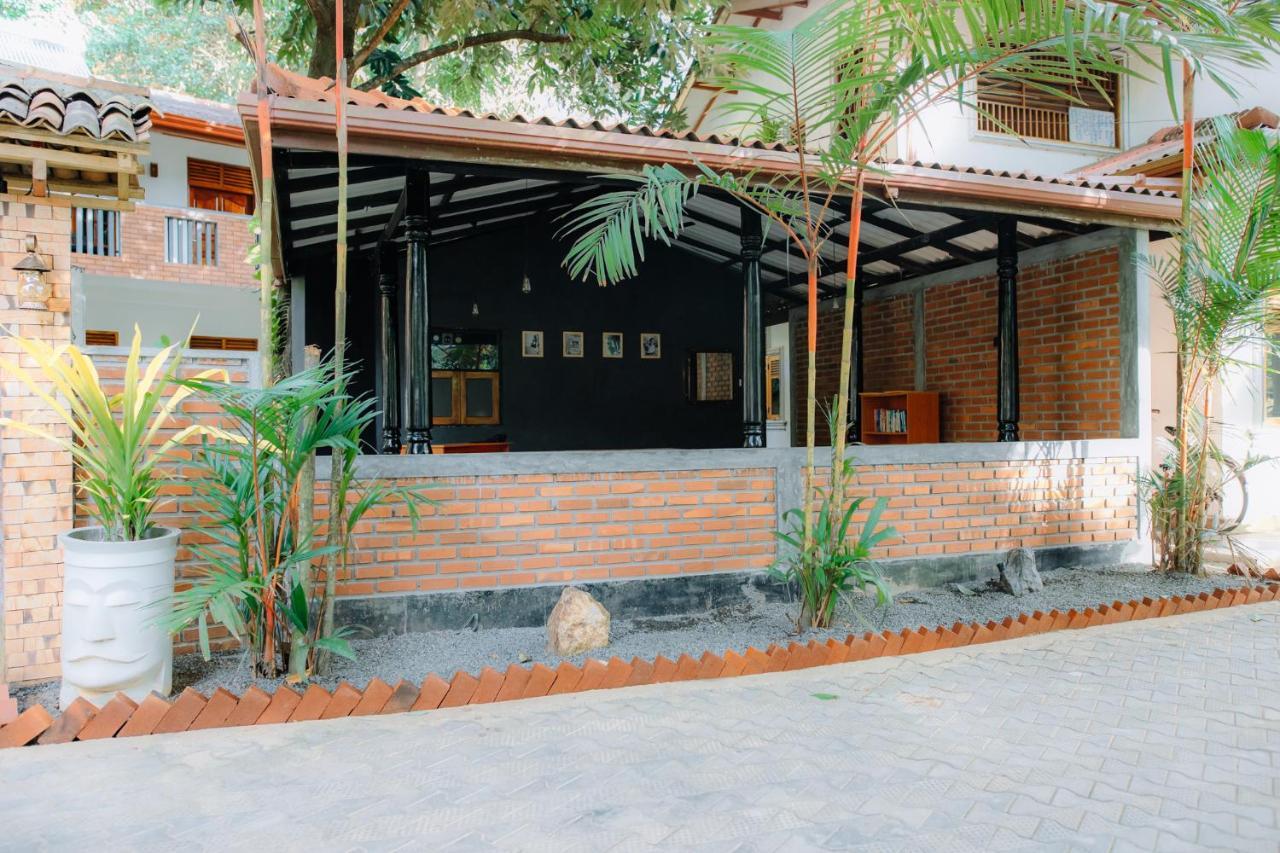 Celestial Inn Mirissa Exterior foto